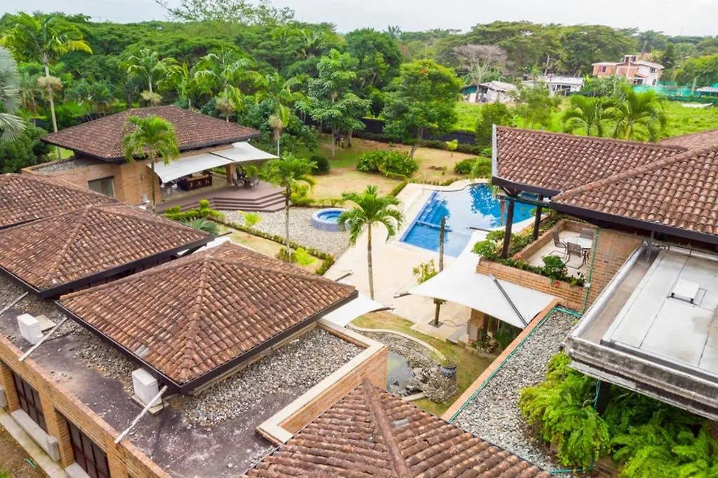 Mansion In Cali For 15 People! Hotel Colombia