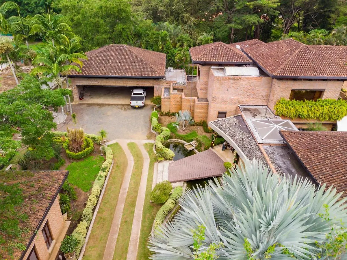 Villa Mansion In Cali For 15 People! Hotel